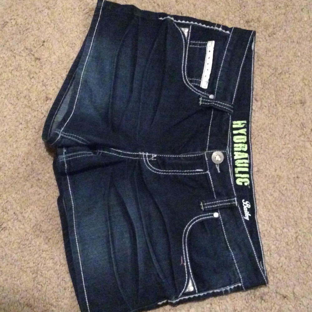 Hydraulic shorts